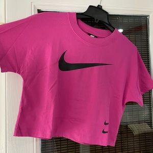 Brand New! Pink Nike Tee Shirt Size Small (Womens)